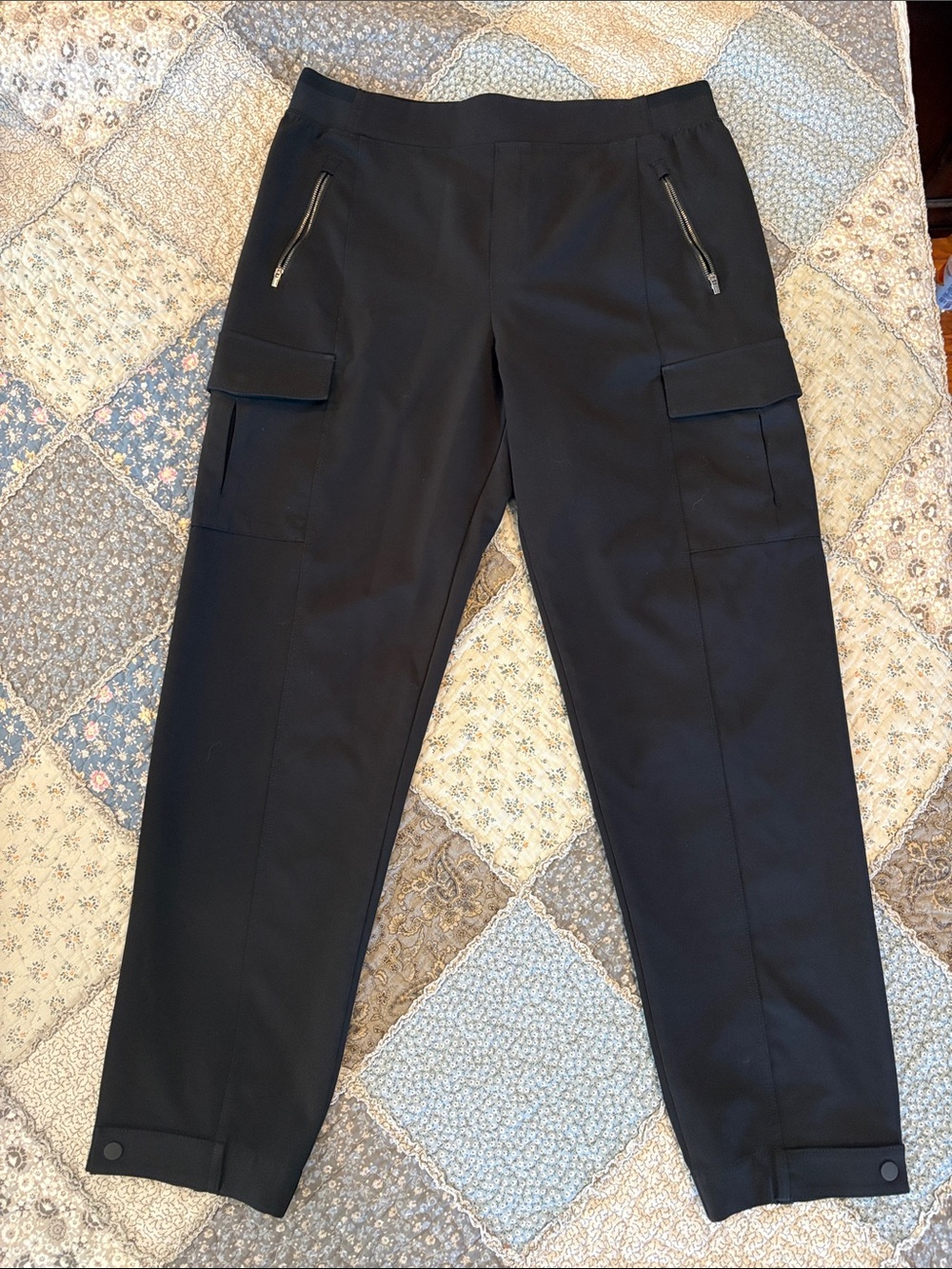 Athleta Black Women’s Cargo Joggers with Zip Pockets